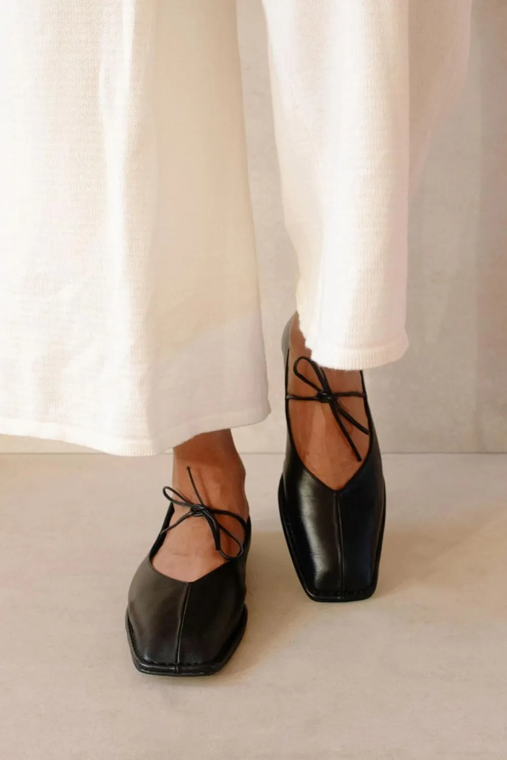 Ballet Flats Shoes for Women Mary Jane Flats Breathable Leather Square Toe Lace-Up Loafers Comfortable Slip-On Summer Shoes