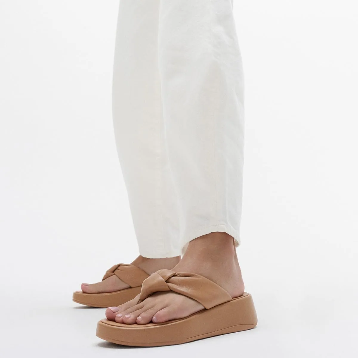 Women Classic Twist Knot Platform Flip Flops Slip on Soft Insole Lightweight Thong Sandals Comfort Summer Beach Casual Slippers Size 4-16 US