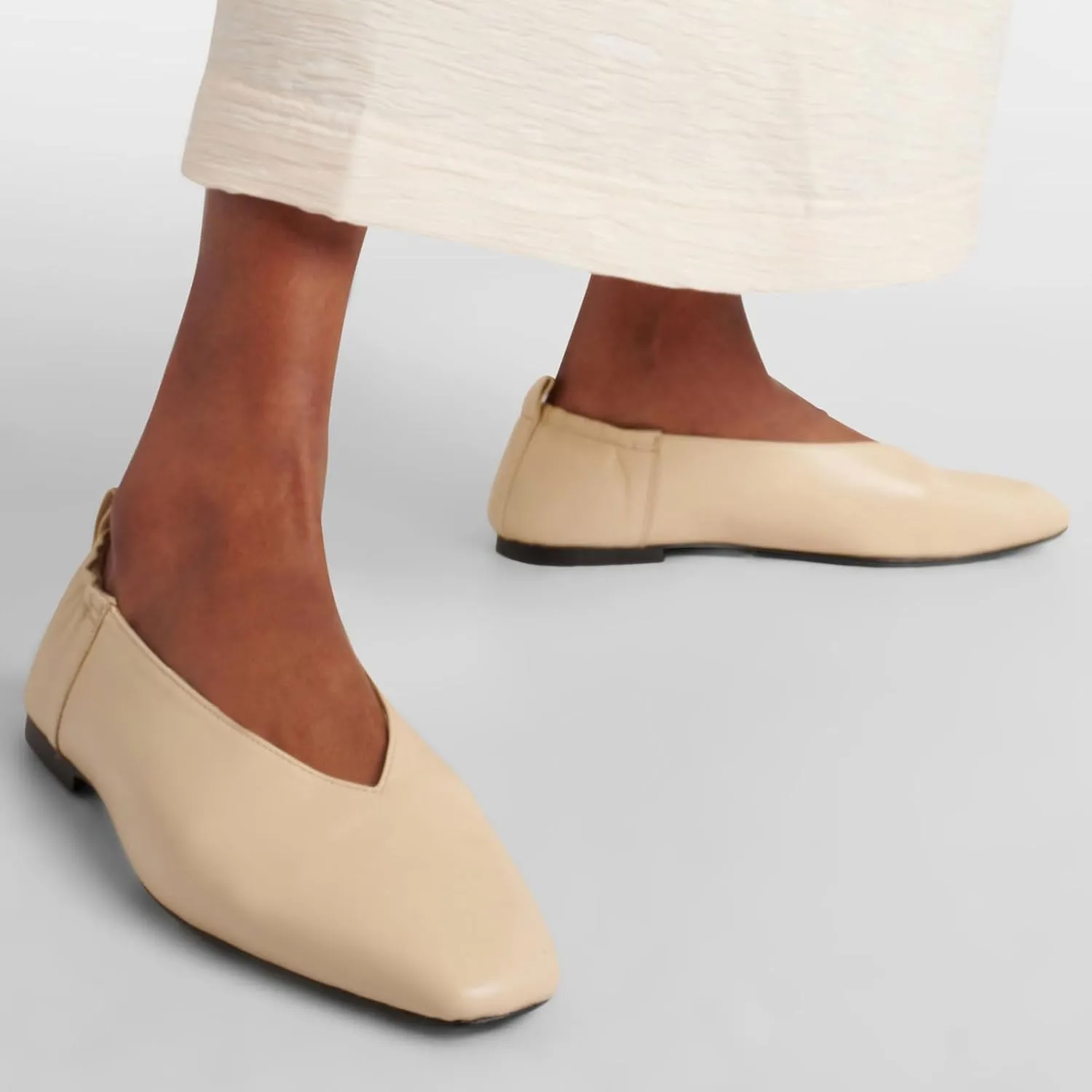 Women's Square Toe Ruched Suede/Matte Leather Ballet Flats Fashion V Shaped Silhouette Slip On Office Dressy Flats for Women