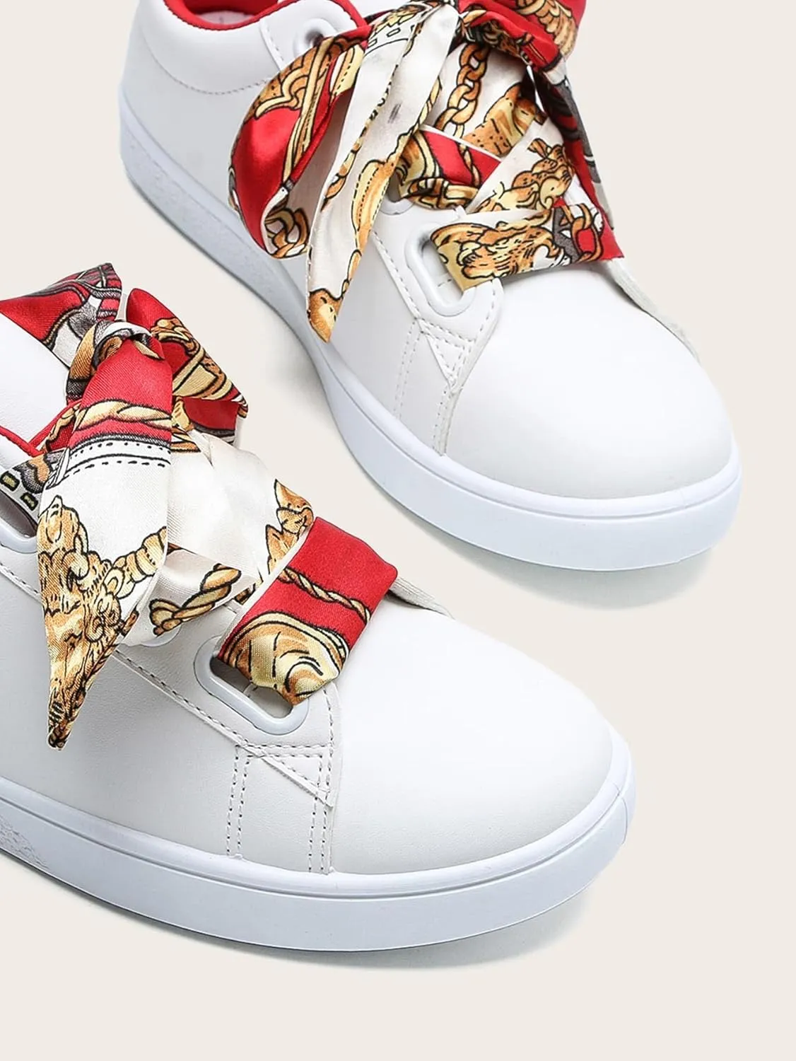 Y2K Sneakers Fashion Skate Shoes with Skinny Scarf Lace Up Decor Comfortable Streetwear Sneakers for Women Chunky Sole Daily Casual Trainers